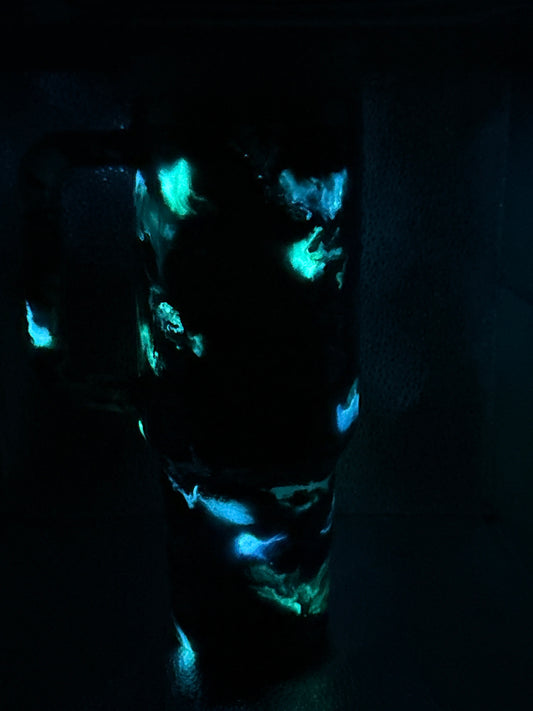 #22 40oz tumbler glow blue and green swirl