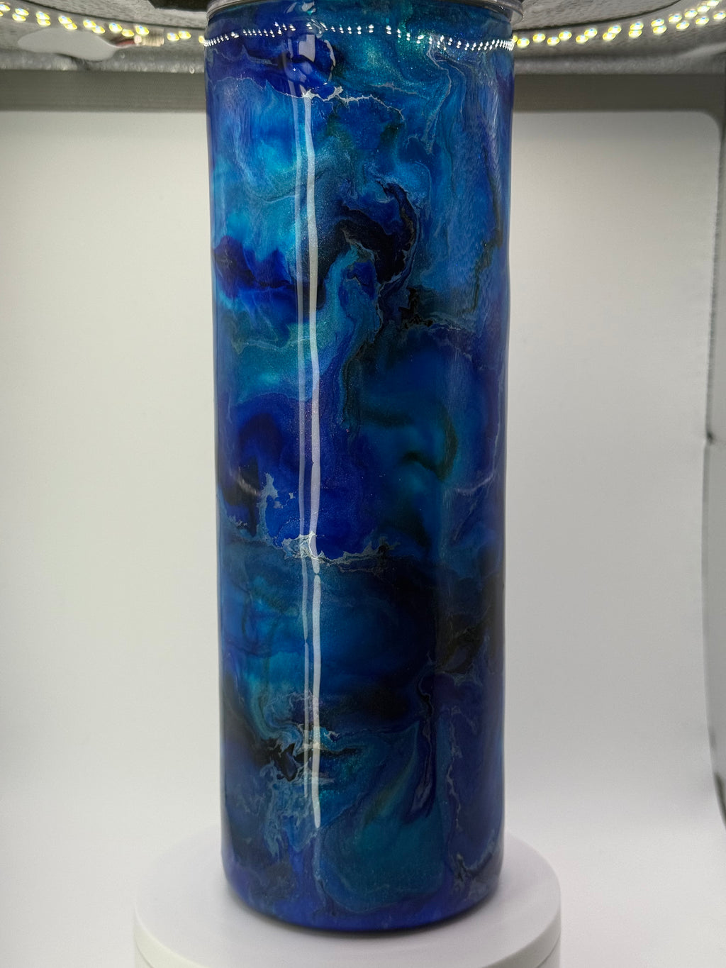 30oz blue swirl. Glows.
