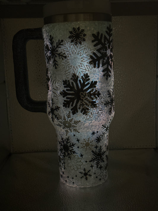 40oz tumbler glow black and white snowflake