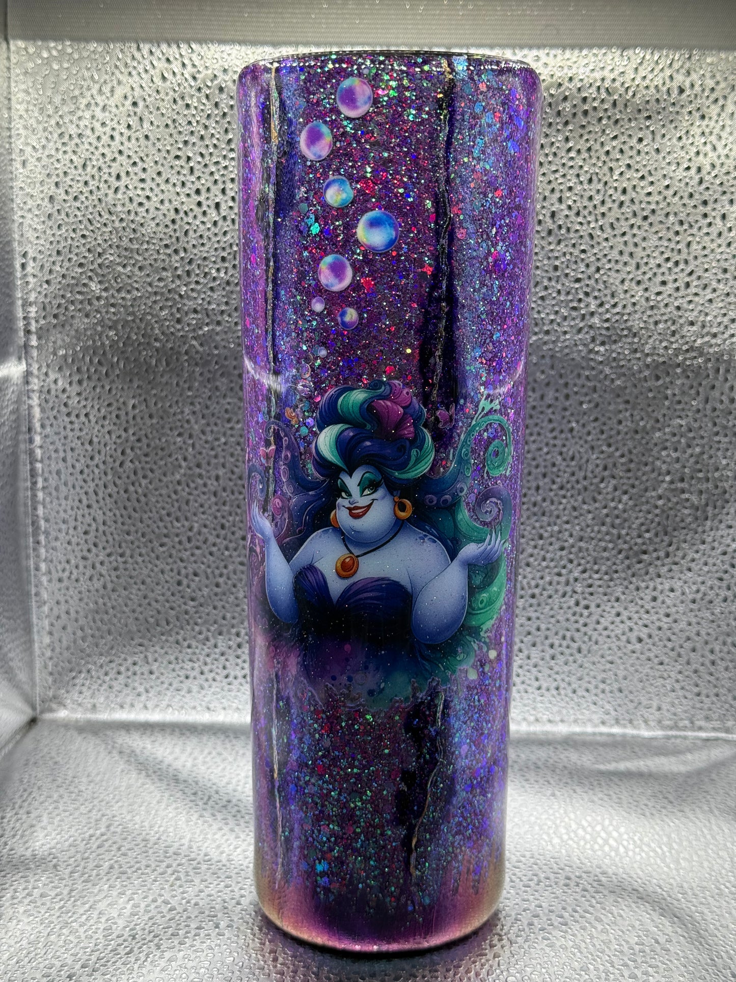 #13 30oz tumbler Ursula ￼